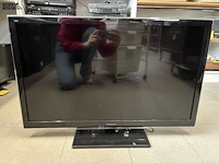 Lot 11 - panasonic lcd tv - afbeelding 1 van  4