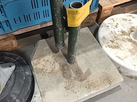 Lot 11 - parasolvoet. 3 stuks - afbeelding 4 van  4