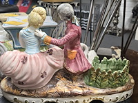 Lot 11 - porseleinen capodemonte italiaanse koppel - afbeelding 5 van  6