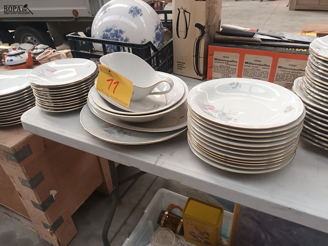 Lot 11 - servies bavaria. 52 stuks - afbeelding 1 van  5
