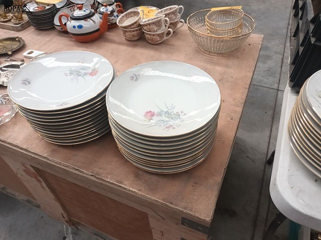 Lot 11 - servies bavaria. 52 stuks - afbeelding 3 van  5