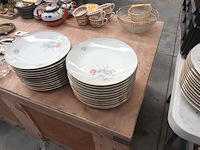 Lot 11 - servies bavaria. 52 stuks - afbeelding 3 van  5
