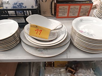 Lot 11 - servies bavaria. 52 stuks - afbeelding 5 van  5