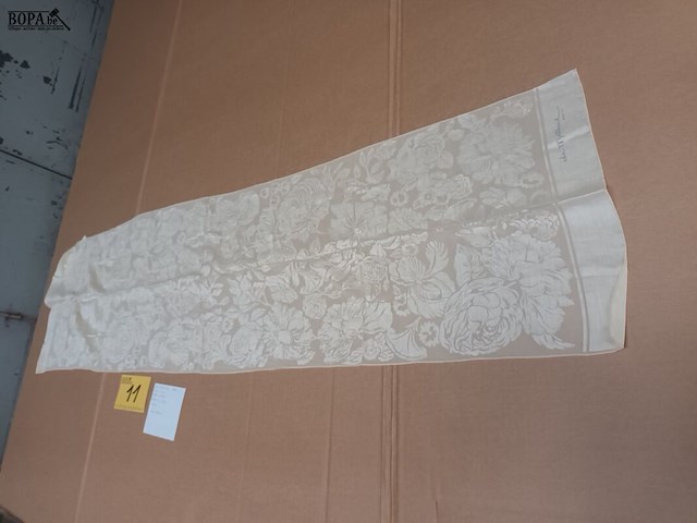 Lot 11 - sjaal de morteuil - afbeelding 1 van  2