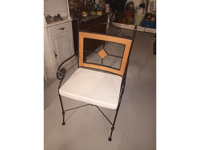 Lot 11 - smeedijzeren stoelen. 6 stuks - afbeelding 1 van  4