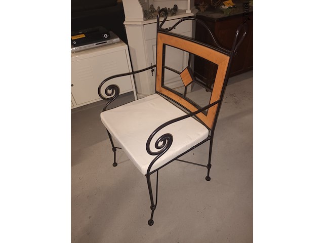 Lot 11 - smeedijzeren stoelen. 6 stuks - afbeelding 2 van  4