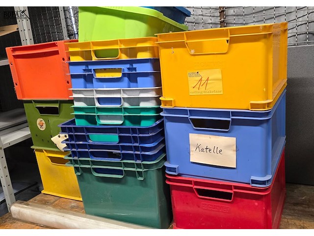 Lot 11 - stapelbakken 15 stuks - afbeelding 1 van  4