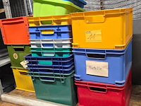 Lot 11 - stapelbakken 15 stuks - afbeelding 1 van  4
