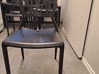 Lot 11 - stapelstoel webb zwart 29 stuks