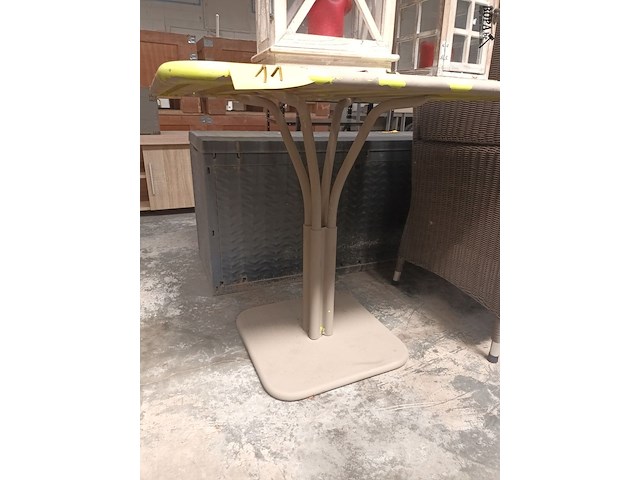 Lot 11 - terrastafel - afbeelding 2 van  3