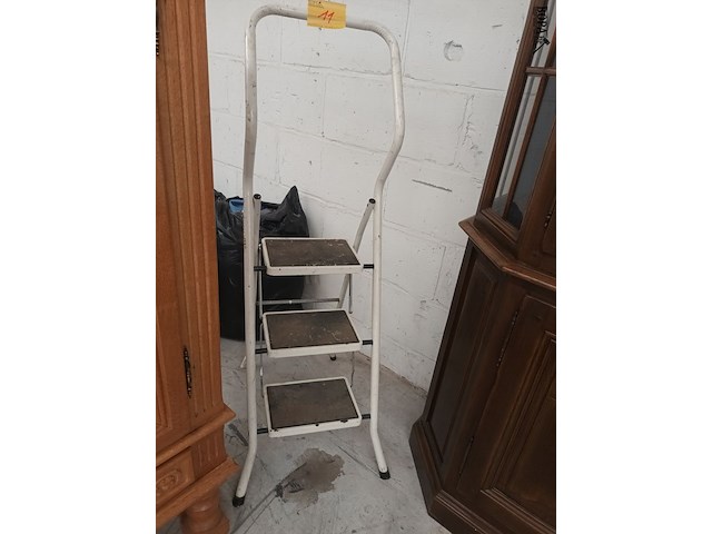 Lot 11 - trapladder - afbeelding 1 van  2