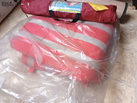 Lot 11 - tuinkussen, tent en mat - afbeelding 4 van  4