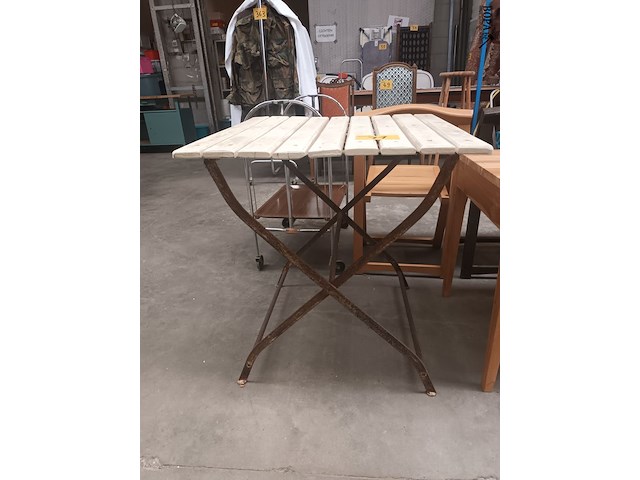 Lot 11 - tuintafel - afbeelding 2 van  4