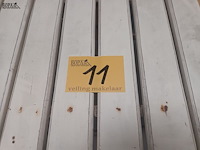 Lot 11 - tuintafel - afbeelding 4 van  4