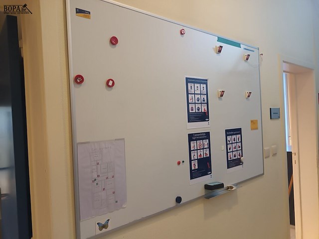 Lot 11 - whiteboard - afbeelding 2 van  2