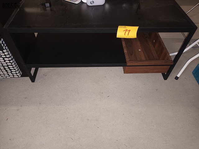Lot 11 - zwarte salontafel - afbeelding 2 van  4