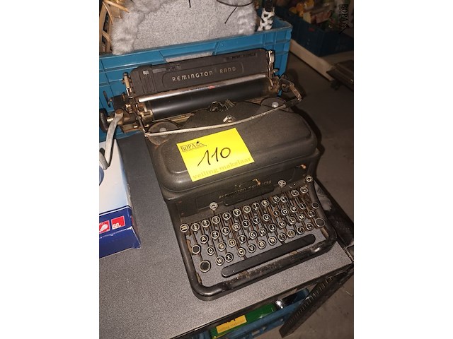 Lot 110 - antieke typemachine remington - afbeelding 1 van  4