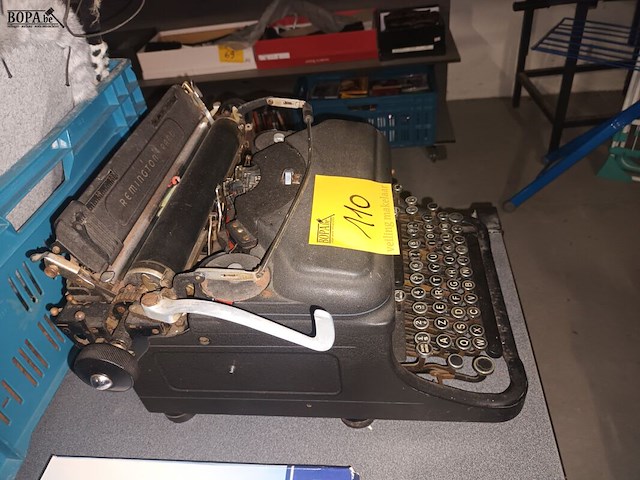 Lot 110 - antieke typemachine remington - afbeelding 2 van  4