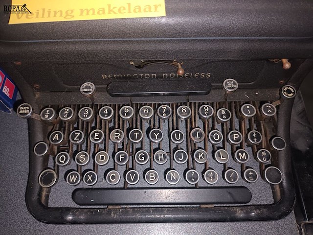 Lot 110 - antieke typemachine remington - afbeelding 3 van  4