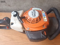 Lot 110 - benzine heggenschaar stihl - afbeelding 2 van  3