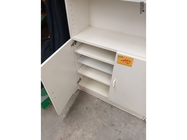 Lot 110 - houten kast - afbeelding 3 van  3