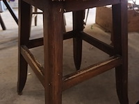 Lot 110 - houten kruk - afbeelding 2 van  3
