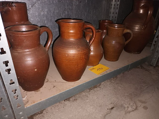 Lot 110 - kruiken in aardewerk. 8 stuks - afbeelding 1 van  3