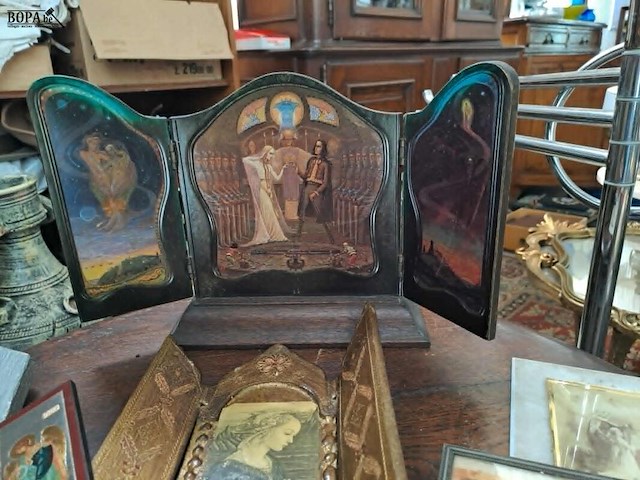 Lot 110 - lot triptieken, icoon en religieuze afbeeldingen - afbeelding 2 van  5