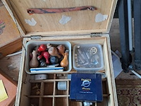 Lot 110 - oude houten kistjes 1 met oude stempels - afbeelding 2 van  3