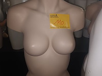 Lot 110 - paspop vrouw torso op statief - afbeelding 3 van  4
