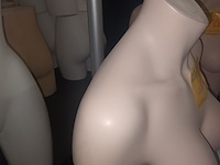Lot 110 - paspop vrouw torso op statief - afbeelding 4 van  4