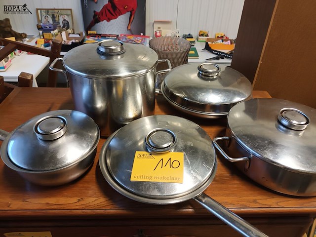 Lot 110 - potten en pannen demeyere. 5 stuks - afbeelding 1 van  5