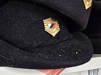 Lot 110 - slovenië 4 vrouwelijke - afbeelding 2 van  5