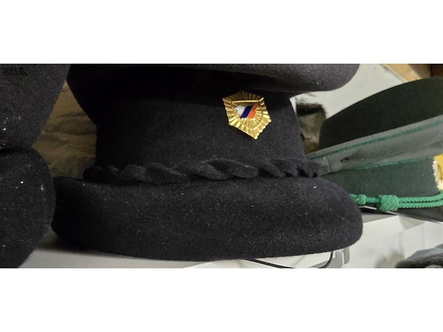 Lot 110 - slovenië 4 vrouwelijke - afbeelding 4 van  5