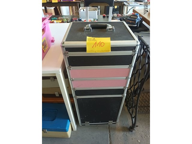 Lot 110 - trolley - afbeelding 1 van  3
