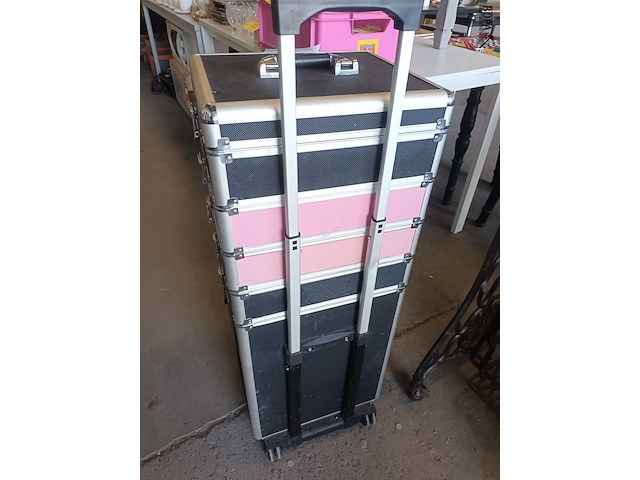 Lot 110 - trolley - afbeelding 3 van  3