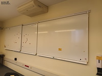 Lot 110 - whiteboards op railsysteem - afbeelding 1 van  2