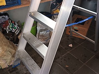 Lot 111 - aluminium trapladder - afbeelding 2 van  2