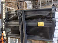 Lot 111 - bagagenet/hondennet voor auto - afbeelding 1 van  2