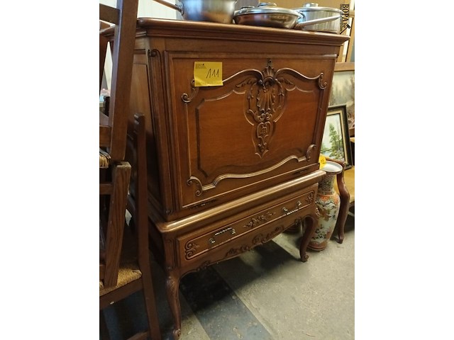 Lot 111 - barkast - afbeelding 1 van  5