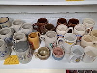 Lot 111 - bierpotten politie ong 25 stuks - afbeelding 1 van  3