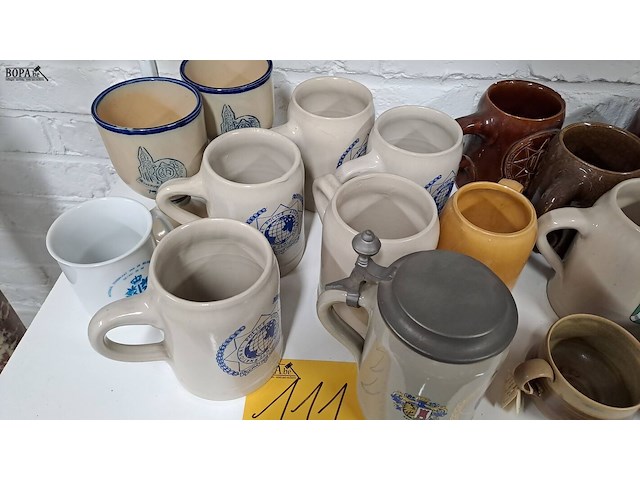 Lot 111 - bierpotten politie ong 25 stuks - afbeelding 2 van  3