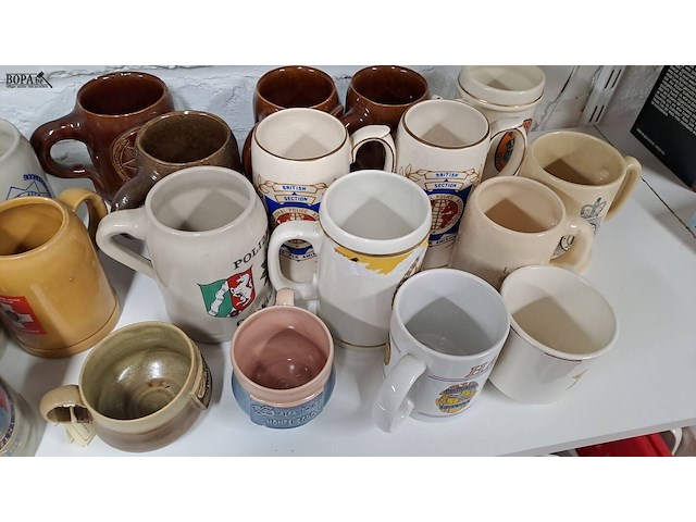 Lot 111 - bierpotten politie ong 25 stuks - afbeelding 3 van  3