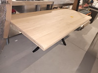 Lot 111 - eetkamer tafel - afbeelding 2 van  5