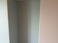 Lot 111 - kleerkast met schuifdeuren - afbeelding 3 van  4