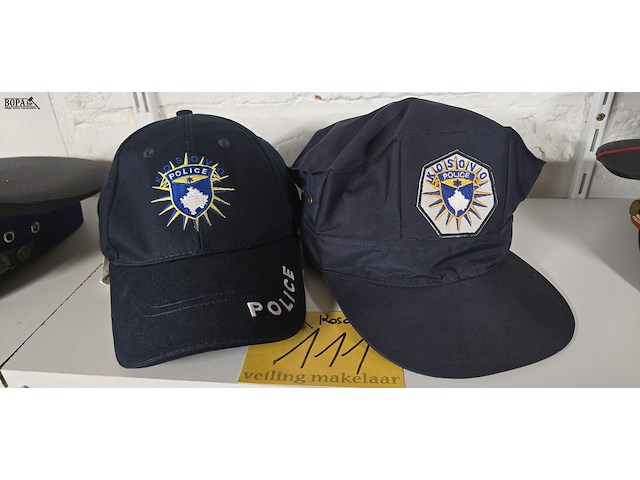 Lot 111 - kosovo 2 petten - afbeelding 1 van  3