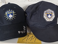 Lot 111 - kosovo 2 petten - afbeelding 1 van  3