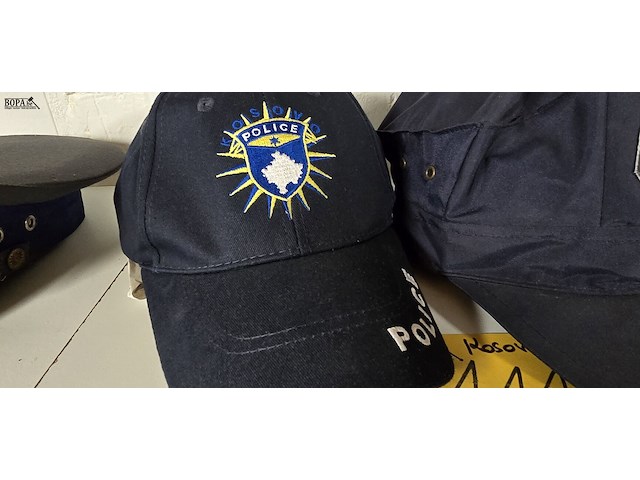 Lot 111 - kosovo 2 petten - afbeelding 2 van  3