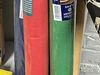 Lot 111 - lot tafelpapier - verschillende kleuren - 9 rollen