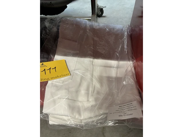 Lot 111 - lot werkkledij - afbeelding 3 van  7
